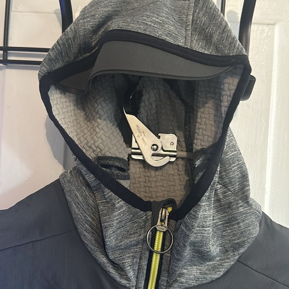 Jacket - Picture 8 of 16